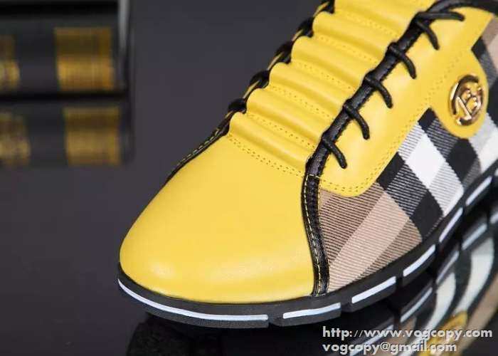 めちゃくちゃな値段　2015  BURBERRY バーバリー スニーカー 　防臭加工