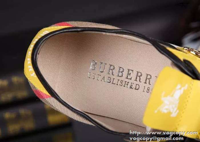めちゃくちゃな値段　2015  BURBERRY バーバリー スニーカー 　防臭加工