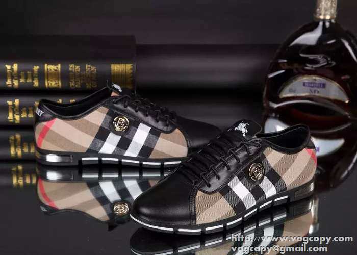 めちゃくちゃな値段　2015  BURBERRY バーバリー スニーカー 　防臭加工