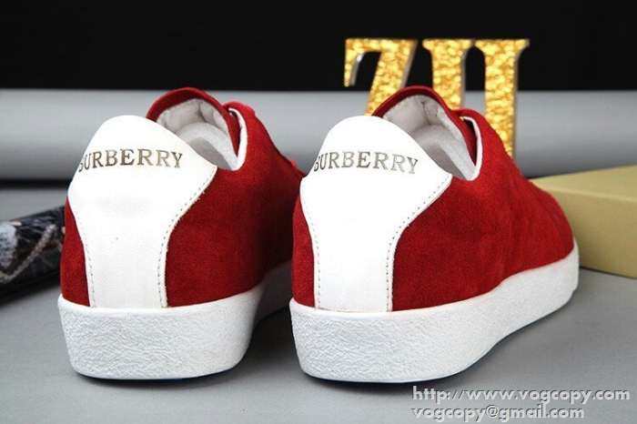 2015 最も流行っている BURBERRY バーバリー スニーカー 　疲れにくい