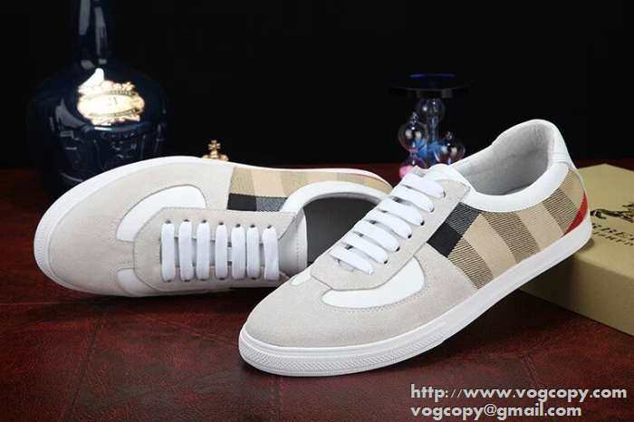 めちゃくちゃお得　2015 BURBERRY バーバリー スニーカー 鮮やかなカラー
