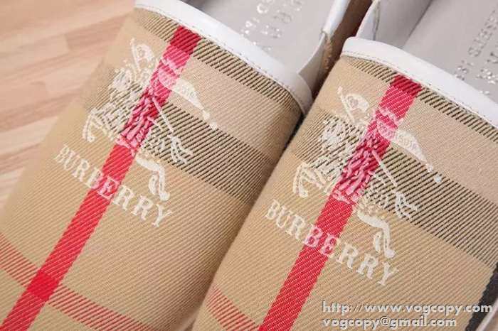 完売品　 2015 BURBERRY バーバリー カジュアルシューズ　欧米風が濃い