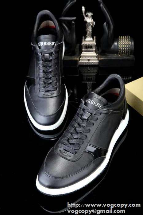 耐久性に優れた　2015 BURBERRY バーバリー 軽量 フラットシューズ  履き心地抜群