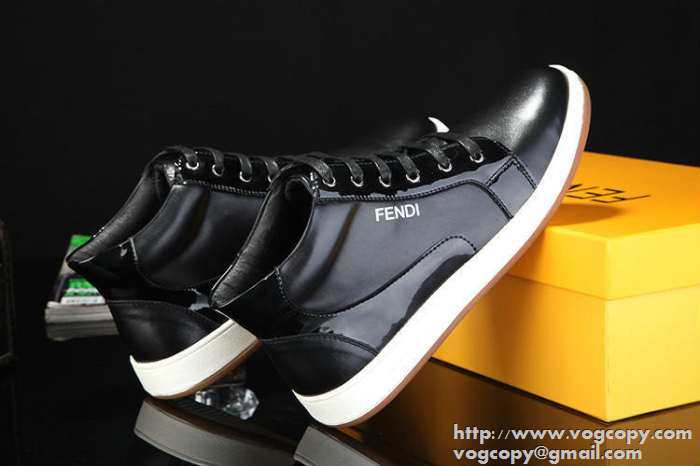 FENDI フェンディ ハイカットスニーカー