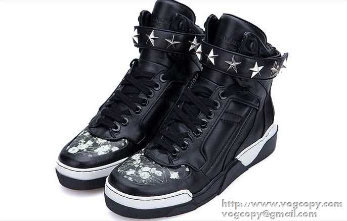 注目度が満点 2015秋冬 GIVENCHY ジバンシー メンズ　レースアップ　上品上質なハイカットスニーカー