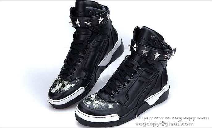 注目度が満点 2015秋冬 GIVENCHY ジバンシー メンズ　レースアップ　上品上質なハイカットスニーカー