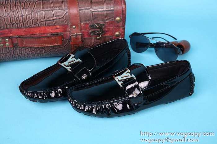 新品　2015  LOUIS VUITTON ルイ ヴィトン 魅力がある　カジュアルシューズ