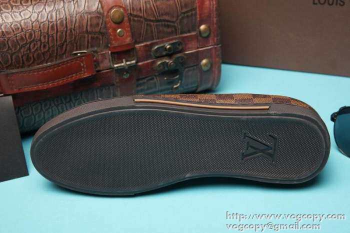 完売品　2015  LOUIS VUITTON ルイ ヴィトン 耐久性がある　フラットシューズ スニーカー 2色可選