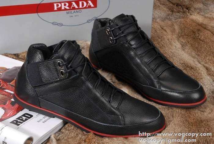 prada プラダ 優しい履き心地 フラットシューズ ランニングシューズ