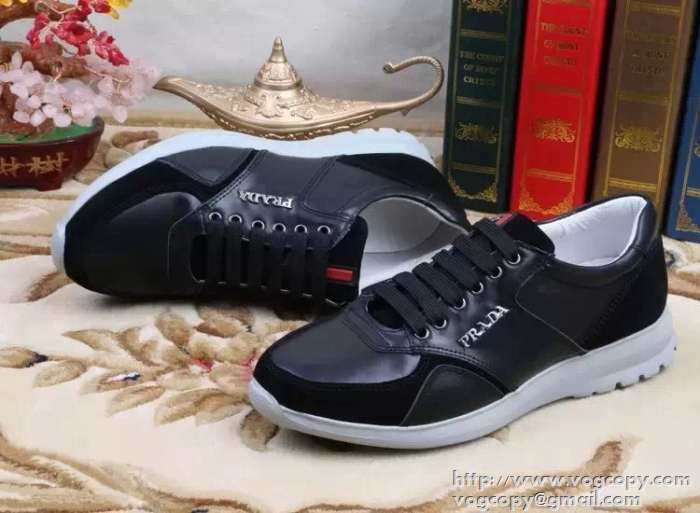 スニーカーを代表する名作 2015 PRADA プラダ スニーカー 抗菌?防臭加工 3色可選