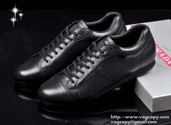 速く走れ　2015　PRADA プラダ  スニーカー 履き心地抜群