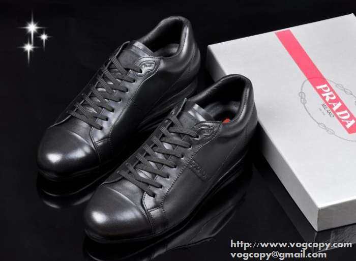 速く走れ　2015　PRADA プラダ  スニーカー 履き心地抜群
