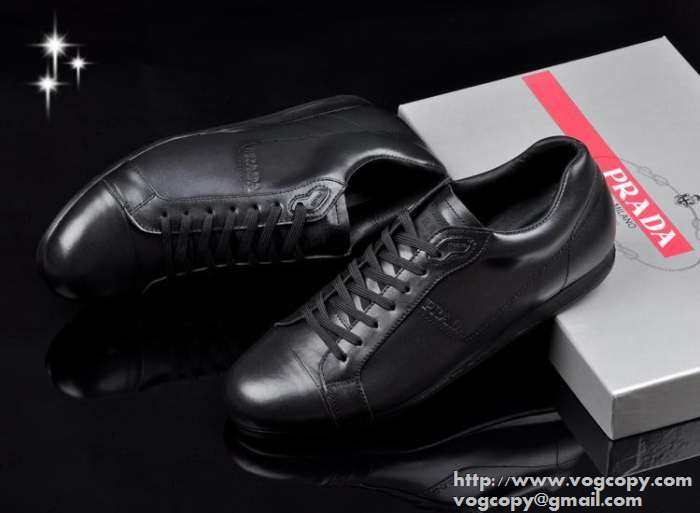速く走れ　2015　PRADA プラダ  スニーカー 履き心地抜群