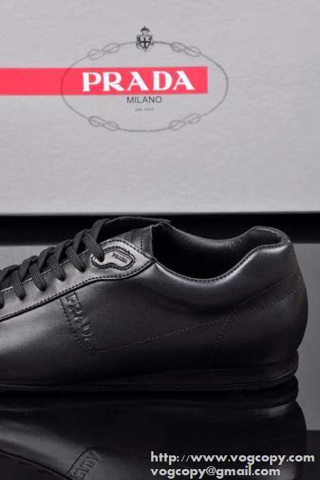 速く走れ　2015　PRADA プラダ  スニーカー 履き心地抜群