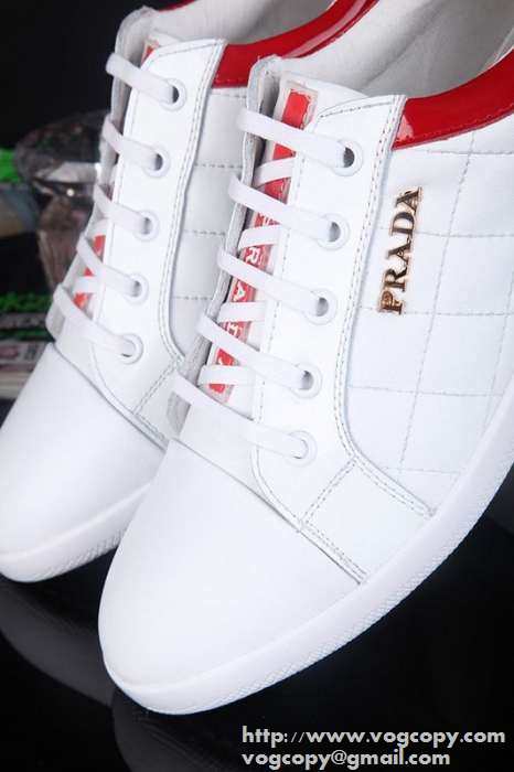 早い者勝ち PRADA プラダ 2015  モデル愛用　スニーカー 3色可選