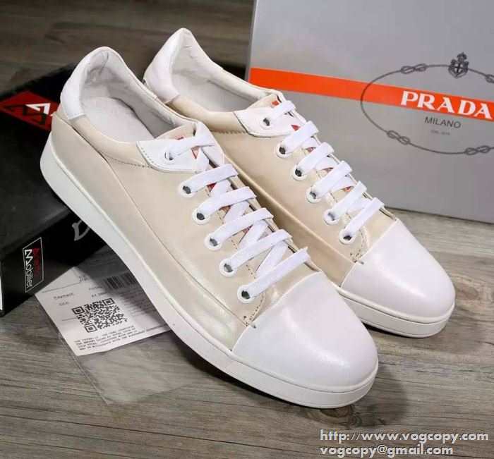 シンプルな2015秋冬 PRADA プラダ 実用的でフラットシューズ 2色可選