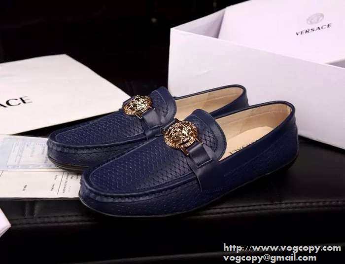 定番なスタイル　2015 VERSACE ヴェルサーチ  カジュアルシューズ 優しい履き心地