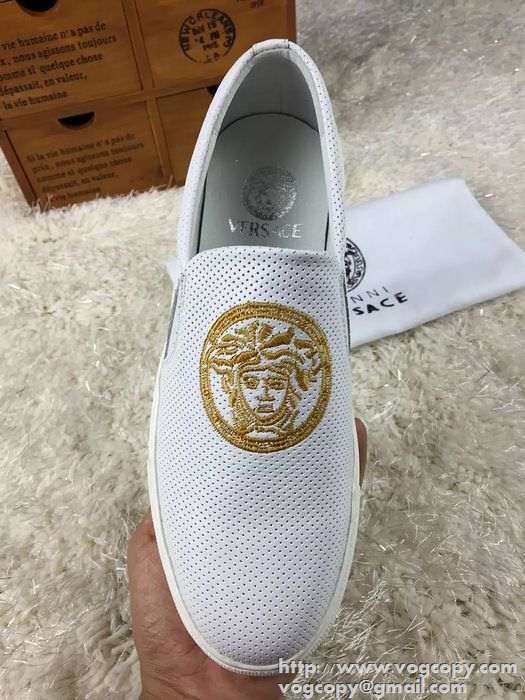 お買得　2015 VERSACE ヴェルサーチ カジュアルシューズ 柔軟性