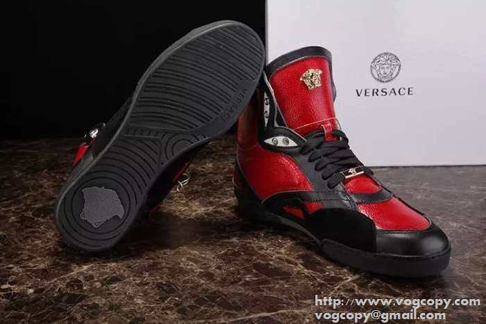 高級感を引き立てる　2015 VERSACE ヴェルサーチ ハイカットスニーカー