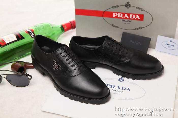 新作　 2015 PRADA プラダ 高級感がある　レザーシューズ靴