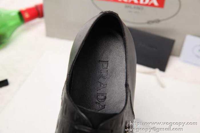 格安　2015 PRADA プラダ 高級感に溢れる　ビジネスシューズ