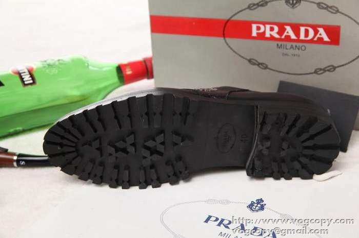格安　2015 PRADA プラダ 高級感に溢れる　ビジネスシューズ