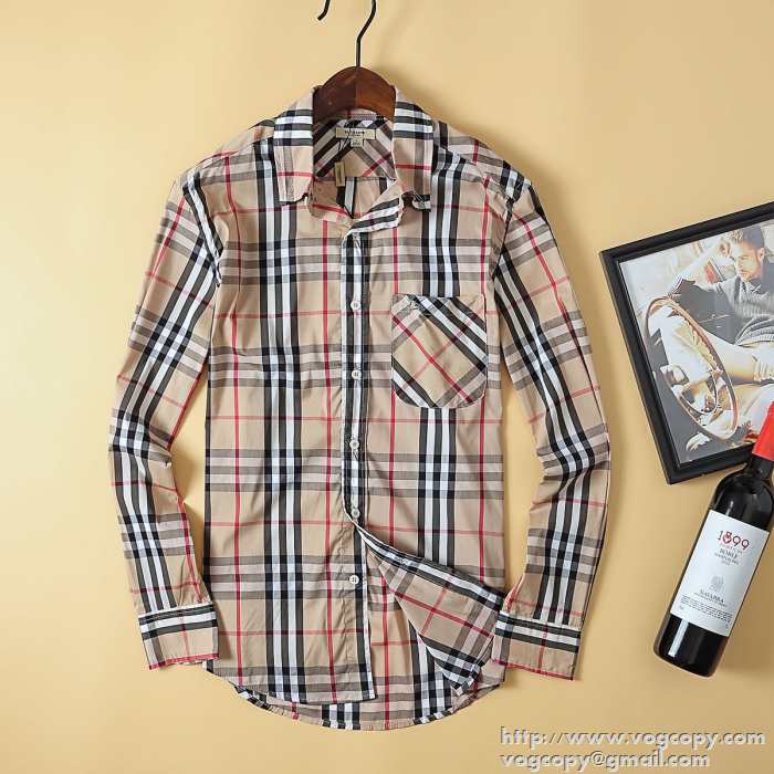 大人っぽい落ち着いた印象　2015秋冬 BURBERRY バーバリー　格安 長袖シャツ