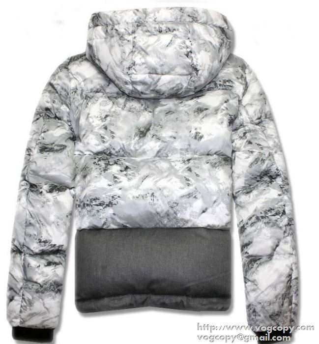 美品 2015秋冬 MONCLER モンクレール　大人雰囲気を醸す  ダウンジャケット