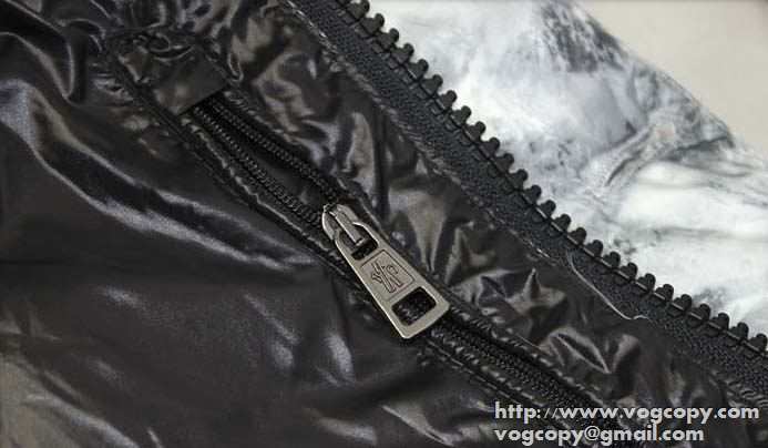 美品 2015秋冬 MONCLER モンクレール　大人雰囲気を醸す  ダウンジャケット