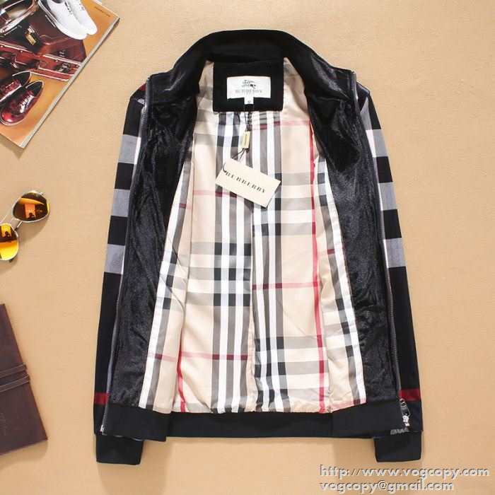 雰囲気も感じさせるアイテム　秋冬 burberry バーバリー 上品な形　ジャージセット