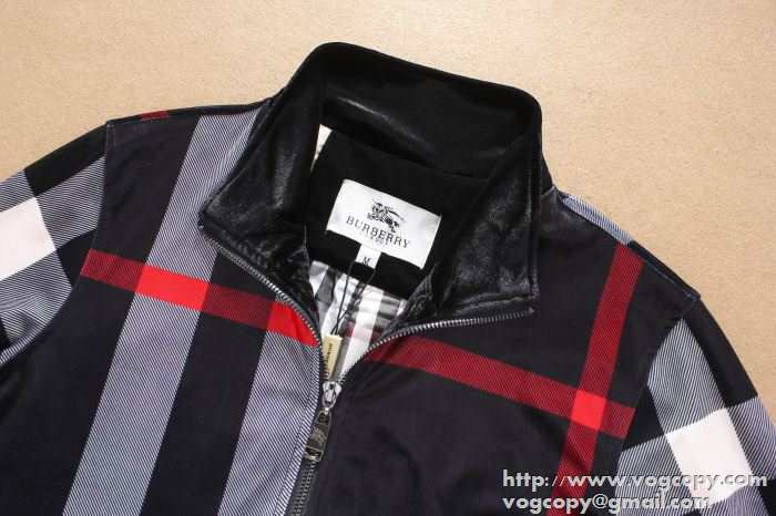 雰囲気も感じさせるアイテム　秋冬 burberry バーバリー 上品な形　ジャージセット