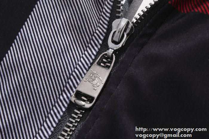雰囲気も感じさせるアイテム　秋冬 burberry バーバリー 上品な形　ジャージセット