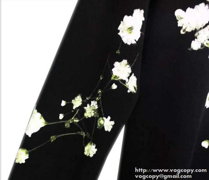 美品 2015秋冬　柔らかな風合い　GIVENCHY ジバンシー プルオーバーパーカー