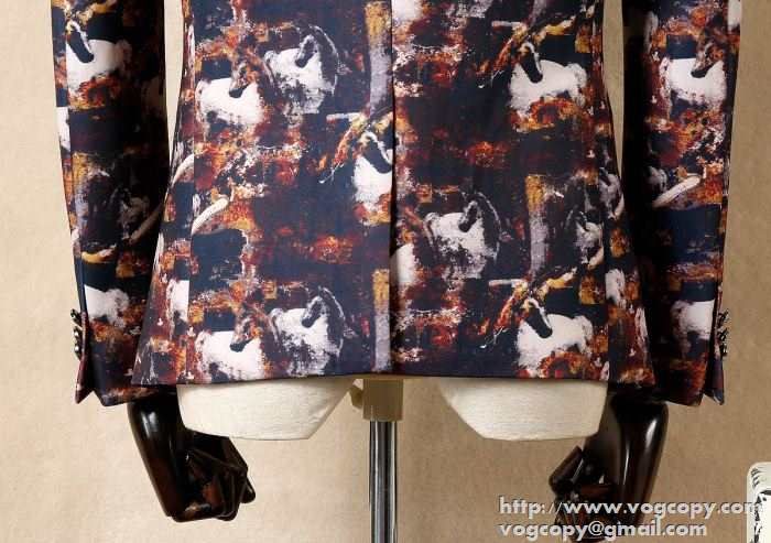 実用性にも優れた　 2015秋冬 PRADA プラダ 注目　スーツ レジャー 