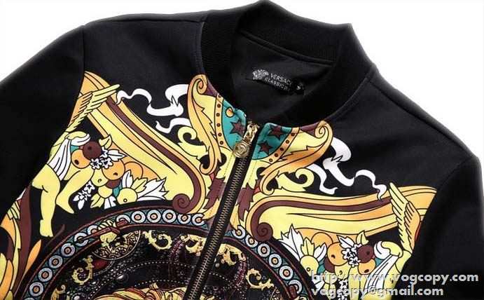 値下げる 2015秋冬 VERSACE ヴェルサーチ 収納できるブルゾン