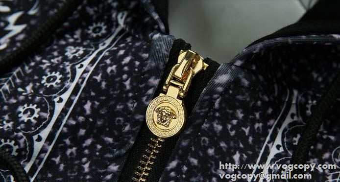 完売品　2015秋冬 VERSACE ヴェルサーチ パーカー 上下セット