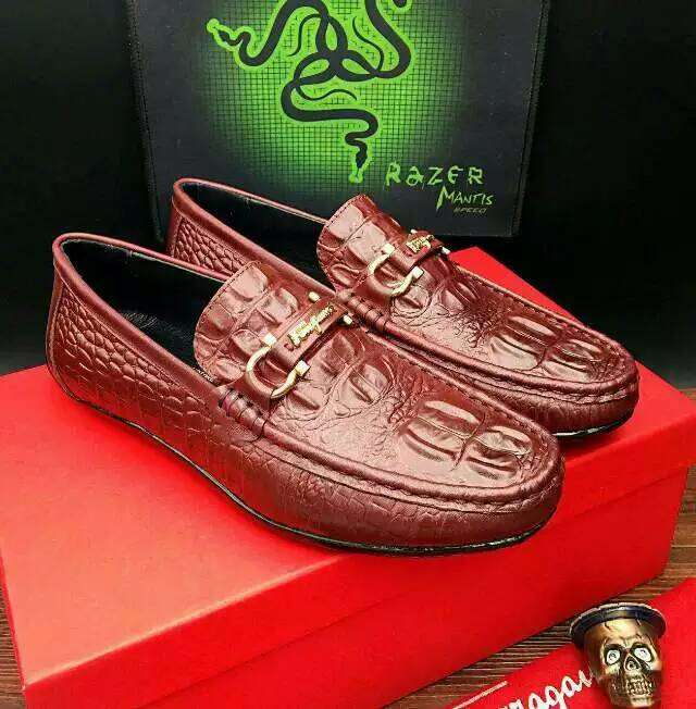 2016 人気が爆発 サルヴァトーレフェラガモ FERRAGAMO カジュアルシューズ 革靴