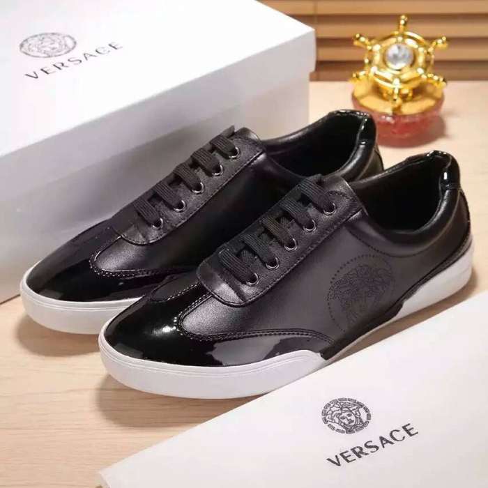 2016春夏 強い魅力を感じる一枚 ヴェルサーチ VERSACE スニーカー 抗菌?防臭加工