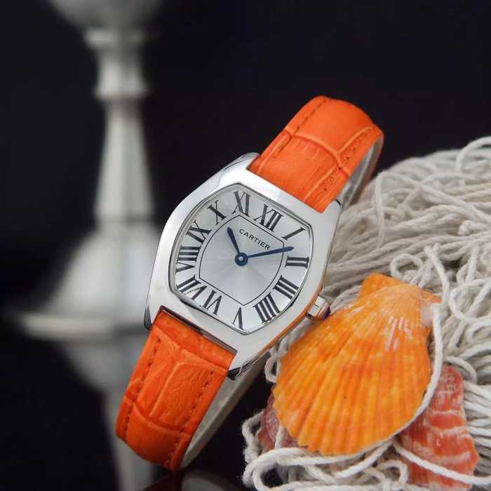 大人のおしゃれに 2016 カルティエ CARTIER 女性用腕時計