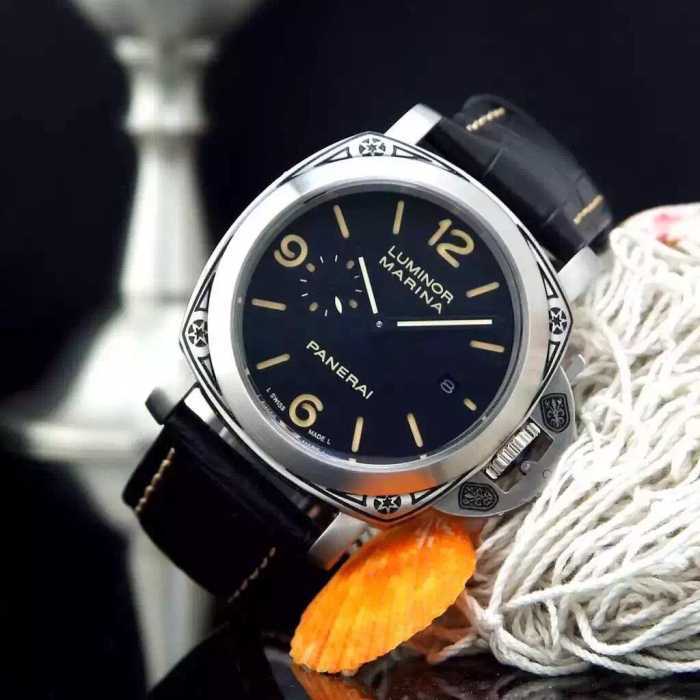 ムダな装飾を排したデザイン 2016  パネライ PANERAI 3針クロノグラフ 日付表示 腕時計