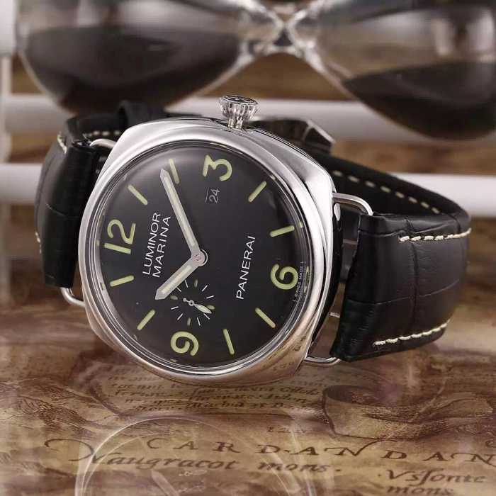 耐久性に優れ 2016 パネライ PANERAI 3針クロノグラフ 日付表示 腕時計
