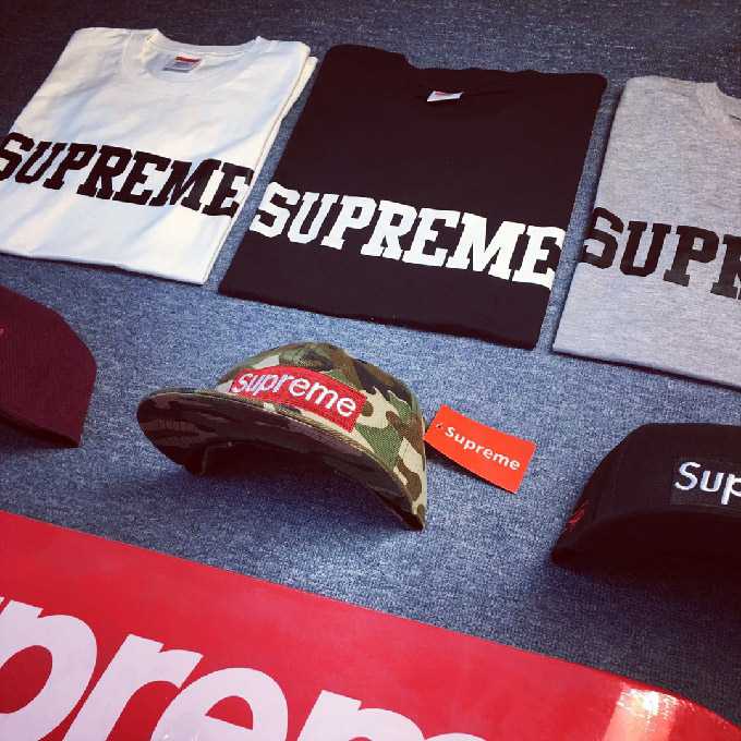 大好評 2016 シュプリーム SUPREME 半袖Tシャツ 3色可選
