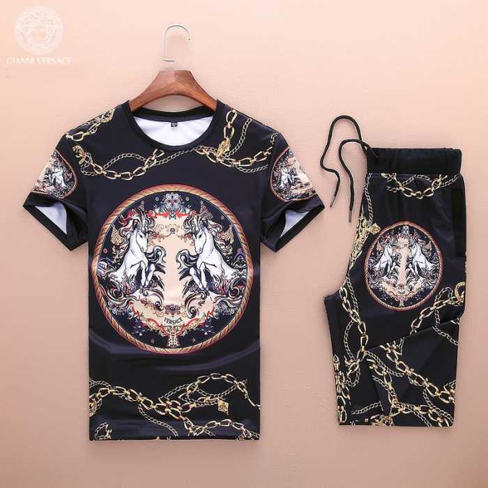 個性的なデザ 2016春夏 ヴェルサーチ VERSACE 半袖セットアップ