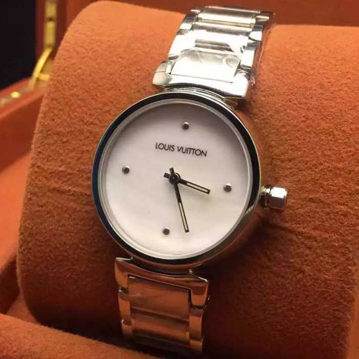 入手困難2016 LOUIS VUITTON ルイ ヴィトン 女性用腕時計 36mm サファイヤクリスタル風防
