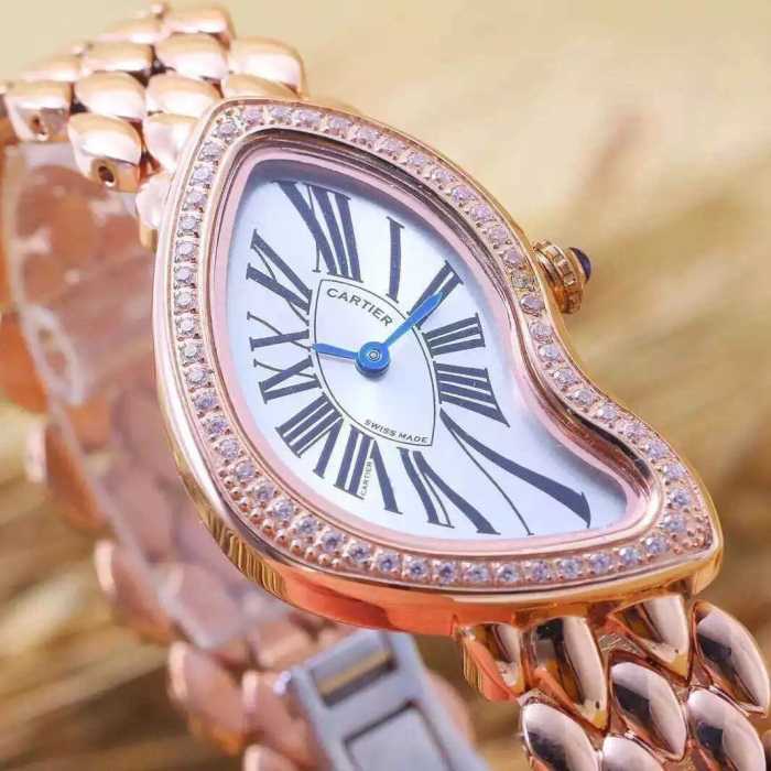 2016 CARTIER カルティエ海外セレブ愛用 サファイヤクリスタル風防 輸入 クオーツ ムーブメント 女性用腕時計 5色可選