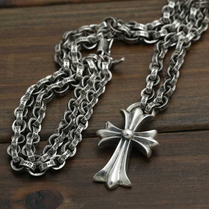モデル大絶賛 2016 クロムハーツ CHROME HEARTS シルバー925 ペンダントトップ 十字架