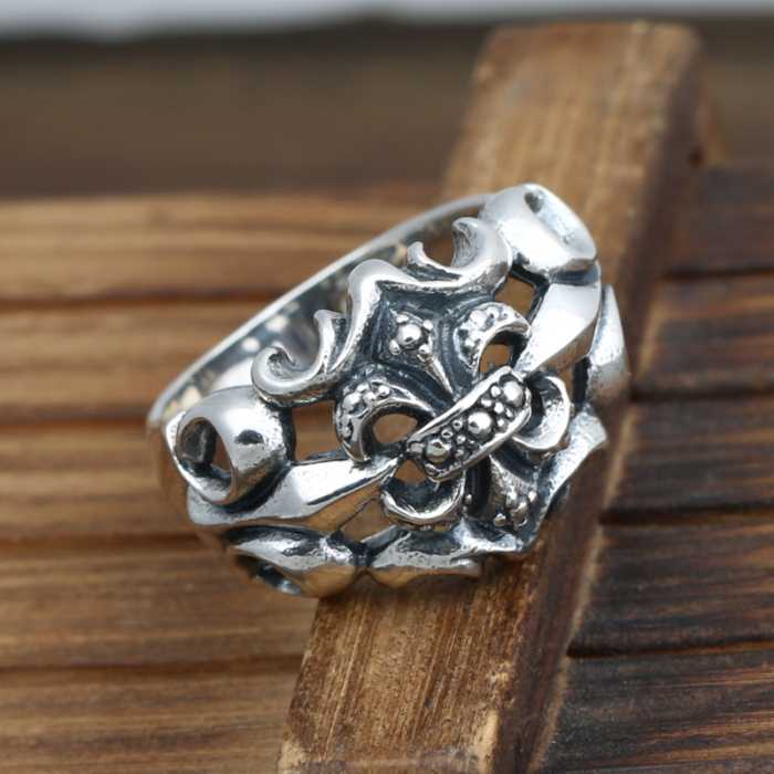 肌触りの気持ちい〜 2016 クロムハーツ CHROME HEARTS シルバー925 指輪