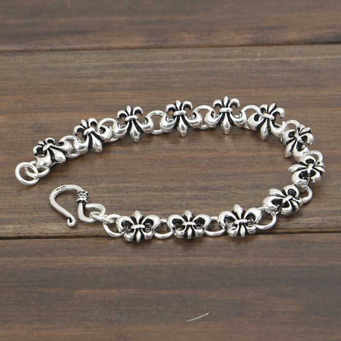 今からの季節にピッタリ！ 2016 クロムハーツ CHROME HEARTS シルバー925 ブレスレット