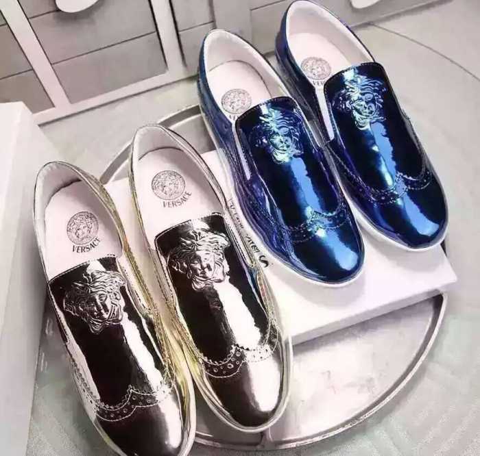 大人の個性を。2016 ヴェルサーチ VERSACE スリップオン 2色可選