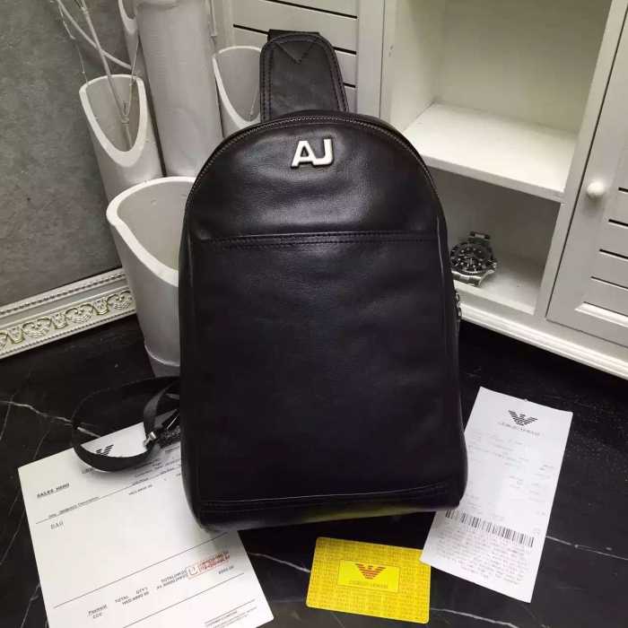 高級感演出 2016 アルマーニ ARMANI ショルダーバッグ 斜め掛けバッグ 111